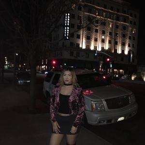 Meet your Posher, Laura